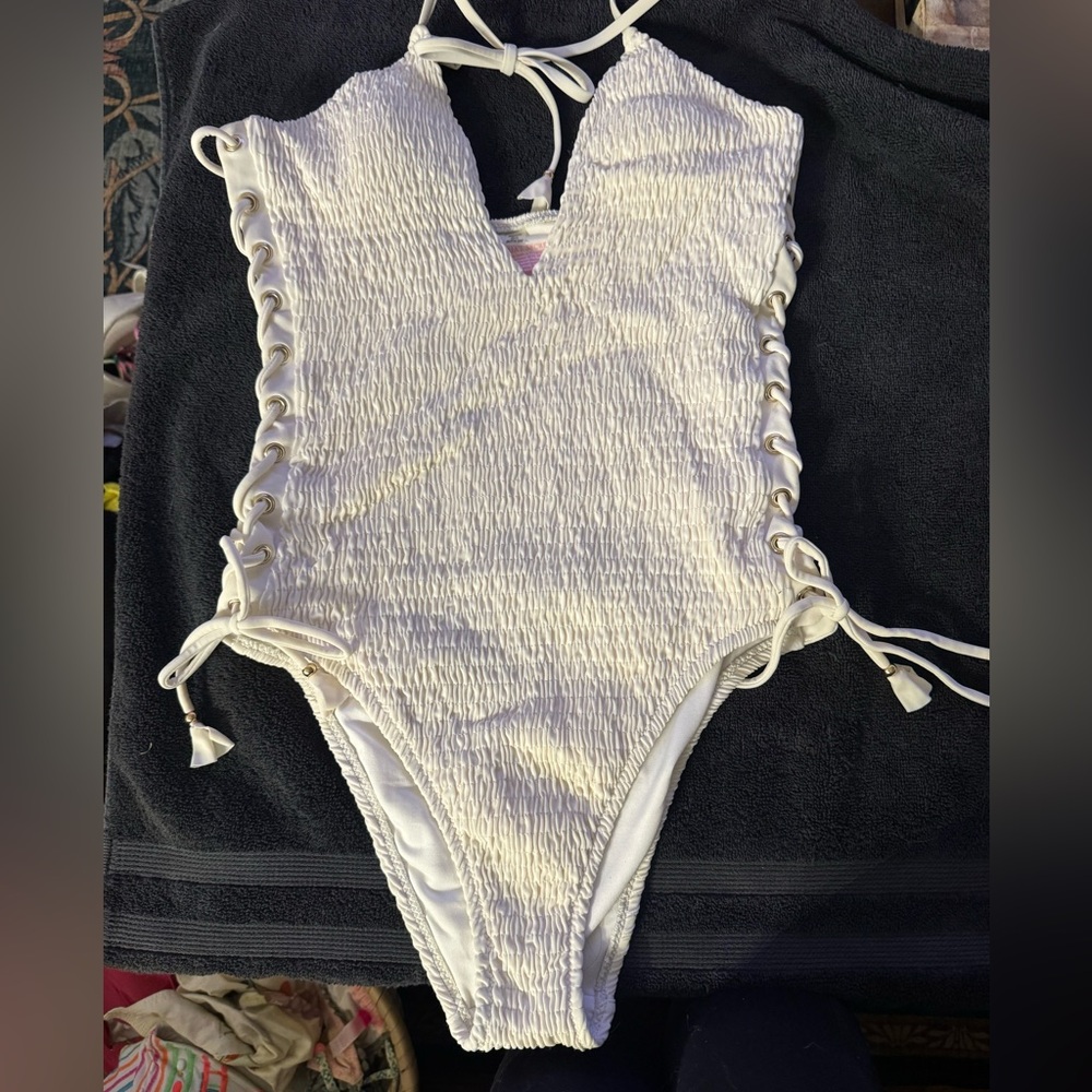 Victoria's Secret Cream Fabric Detail